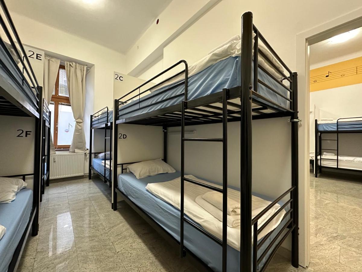 Hostel Opera Ljubljana Bagian luar foto